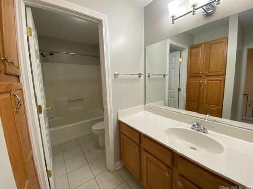 1561 Main St, Meriden CT  06450-4874 exterior