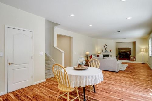 361 Majestic Dr, Hollister CA  95023-7032 exterior