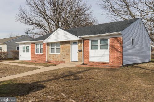 33 Halcyon Dr, New Castle, DE 19720-1216