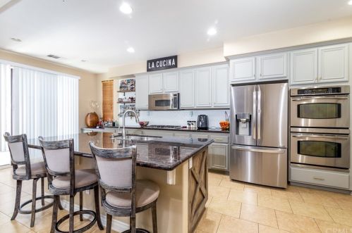 27404 Lock Haven Ct, Temecula CA  92591-4423 exterior