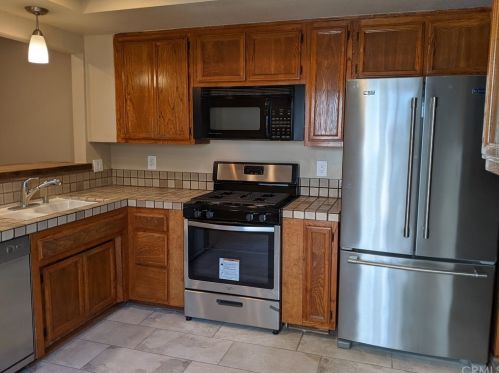 1430 Foothill Blvd, Glendora, CA 91741-3132