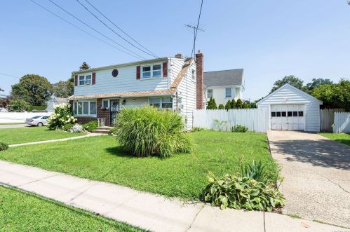 76 Broadway, Bethpage, NY 11714-4902