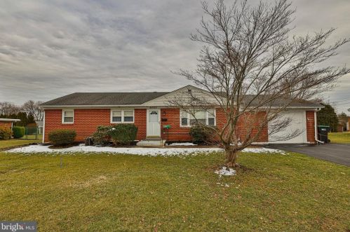 4460 Charles St, Easton, PA 18045-4954