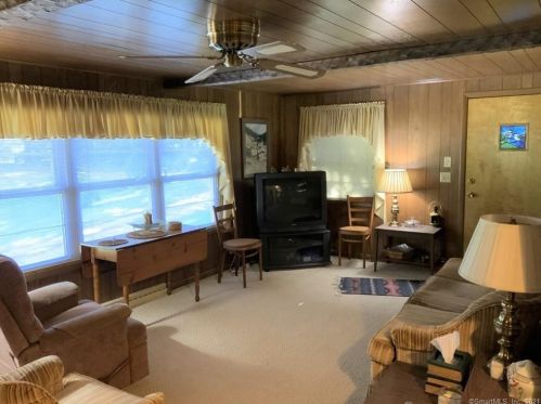 207 Fabyan Rd, Fabyan, CT 06255-1506