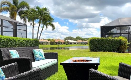 7566 Citrus Hill Ln, Naples FL  34109-0600 exterior
