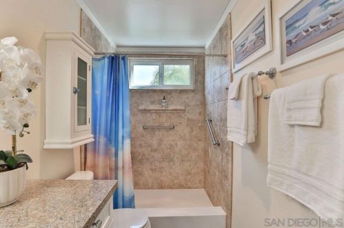 3924 Southview Dr, San Diego CA 92117-5347 exterior