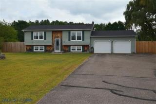 22 Russell Cir, Georgia, VT 05468-3713
