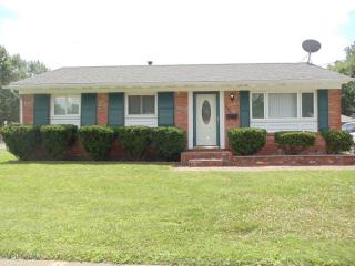4906 Libby Ln, Louisville, KY 40272-3320