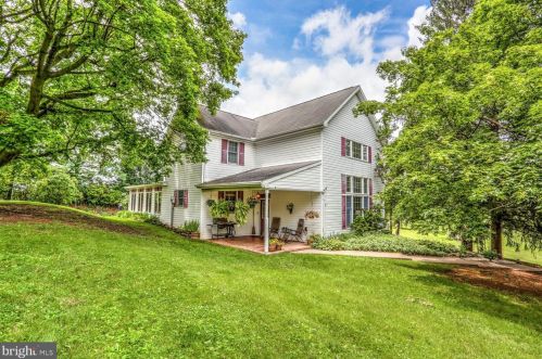 210 Hoernerstown Rd, Hummelstown PA  17036-9503 exterior