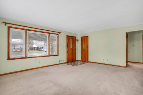 3864 Girbert St, Darbydale, OH 43123-2713
