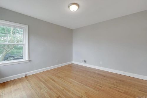 117 Mount Airy Rd, Newburgh NY  12553-6828 exterior