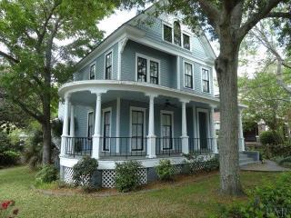 1015 Barcelona St, Pensacola, FL 32501-3105