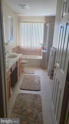 336 Johnny Boy Ln, Berlin Boro NJ  08009-2708 exterior