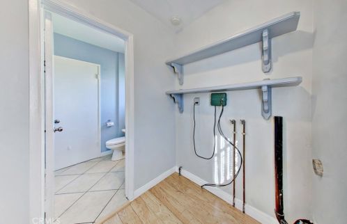 5207 Stevely Ave, Lakewood CA  90713-2114 exterior