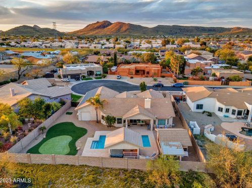 4313 J J Ranch Rd, Glendale, AZ 85310-3984
