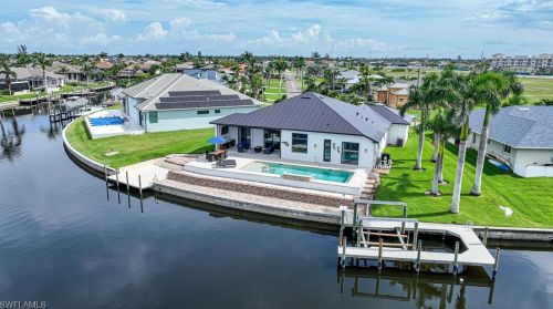2124 43rd Ter, Cape Coral, FL 33914-6109