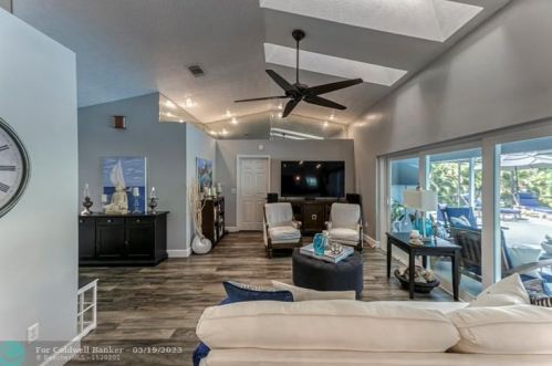 2399 Floresta Dr, Fort Pierce FL  34984-5218 exterior