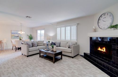 9318 Walnut St, Bellflower, CA 90706-5644