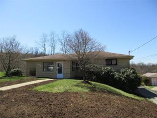 304 Oliver Dr, Elizabeth, PA 15037-1026