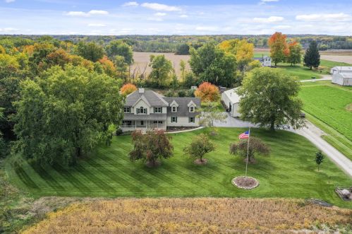 27715 Denoon Rd, Waterford, WI 53185-1338