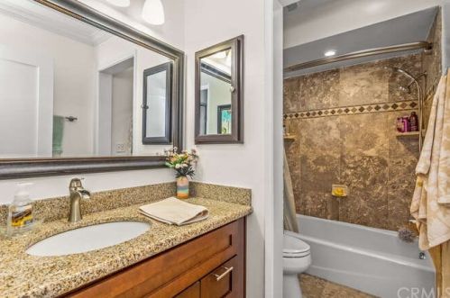 3210 Merrill Dr, Torrance CA 90503-7115 exterior