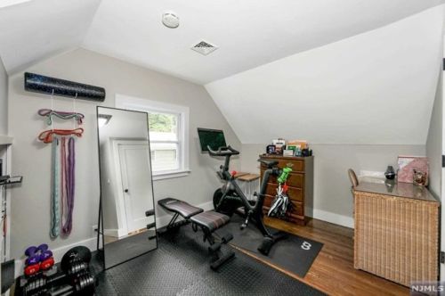 12 Pawnee Ave, Oakland NJ  07436-3019 exterior