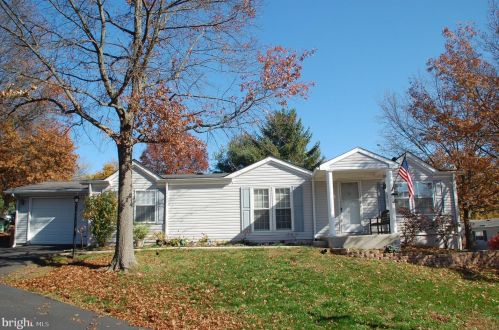 135 Deerfield Dr, Souderton, PA 18964-1920