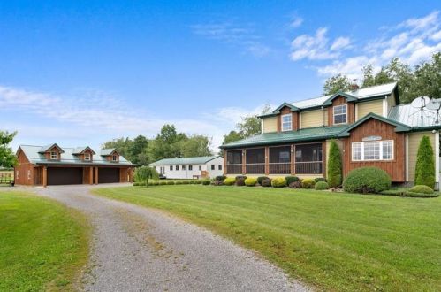 301 Leesburg Station Rd, New Wilmington, PA 16142-2827