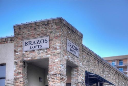 411 Brazos St, Austin TX  78701-3698 exterior