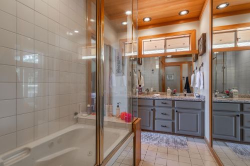 358 Skidder Trl, Truckee CA  96161-3928 exterior