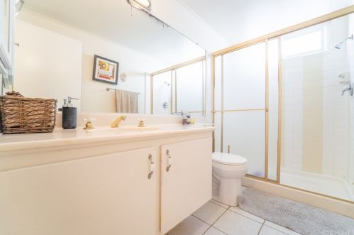 29000 Gladiolus Dr, Santa Clarita CA  91387-1828 exterior