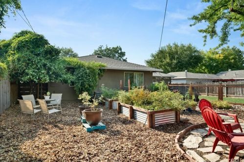 2584 White Ave, Chico CA  95973-0621 exterior