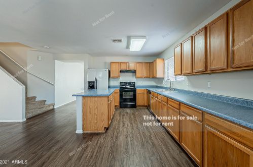 1558 Danielson Way, Chandler, AZ 85286-1552