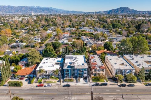 5022 Whitsett Ave, North Hollywood CA  91607-3032 exterior