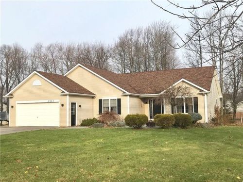 2065 Brookway Cres, Ontario NY  14519-9625 exterior