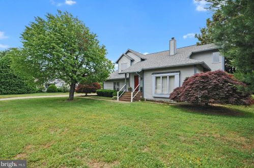 2 Deborah Dr, Dover, DE 19901-6403