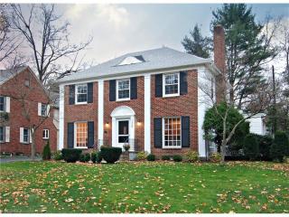 328 Mull Ave, Akron, OH 44313-7616