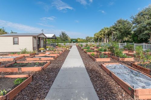 15806 Aurora Lake Cir, Wimauma FL  33598-4031 exterior