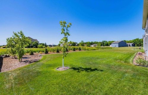 1204 Mulberry Ave, Montgomery MN 56069-4498 exterior