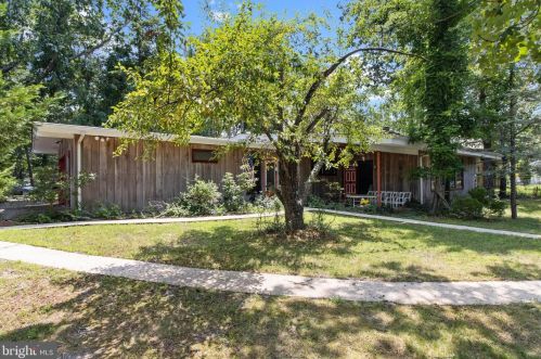 1502 Lakeshore Dr, Browns Mills, NJ 08015-2056