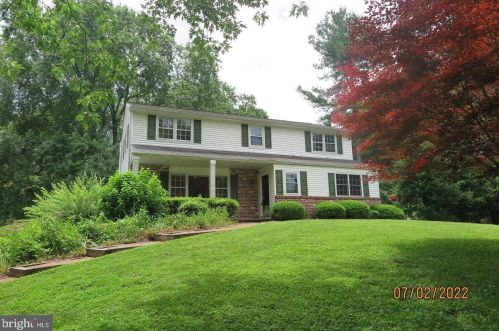 17 Constitution Dr, Chadds Ford, PA 19317-9405