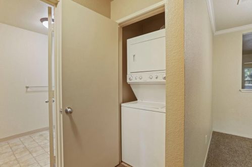 209 Forrest Ave, Lodi CA 95240-1019 exterior