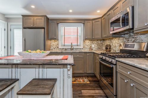 32 Adams St, Floral Park NY  11001-2810 exterior