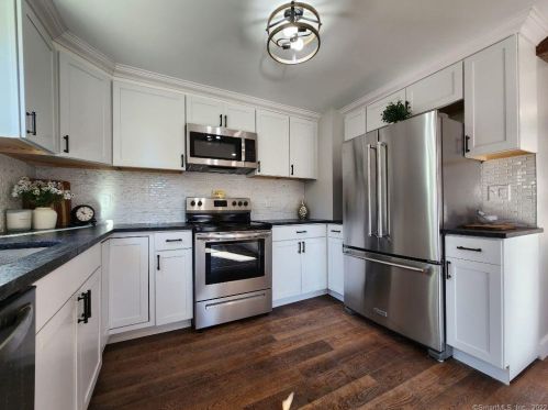 222 Thorpe Ave, Meriden CT  06450-9206 exterior