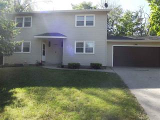 1455 Valley View Dr, Iowa City, IA 52241-1029