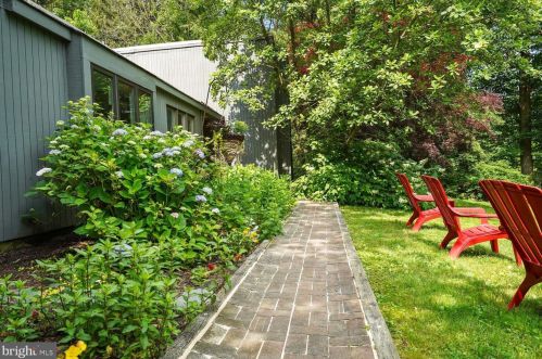 142 Chesterville Rd, Landenberg, PA 19350-9600