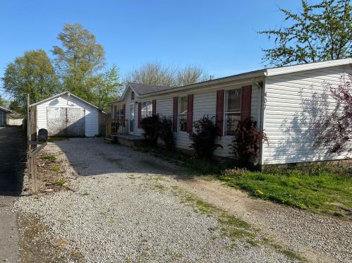407 Clyburn Ave, Washington Ch, OH 43160-1104