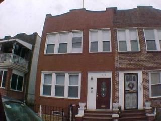 352 94th St, Brooklyn, NY 11212-1853