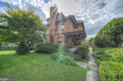 7814 Ardleigh St, Philadelphia PA 19118-4402 exterior