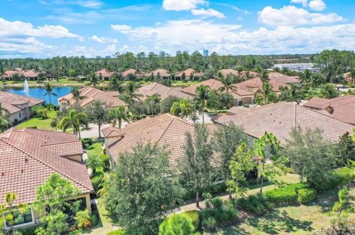 9433 Isla Bella Cir, Bonita Springs FL  34135-7276 exterior